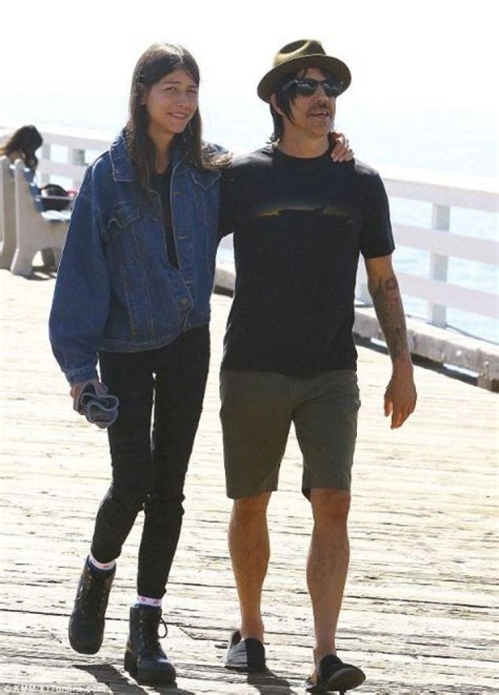 Anthony Kiedis And His 19-Year-Old Girlfriend: The Ultimate Age Gap Relationship
