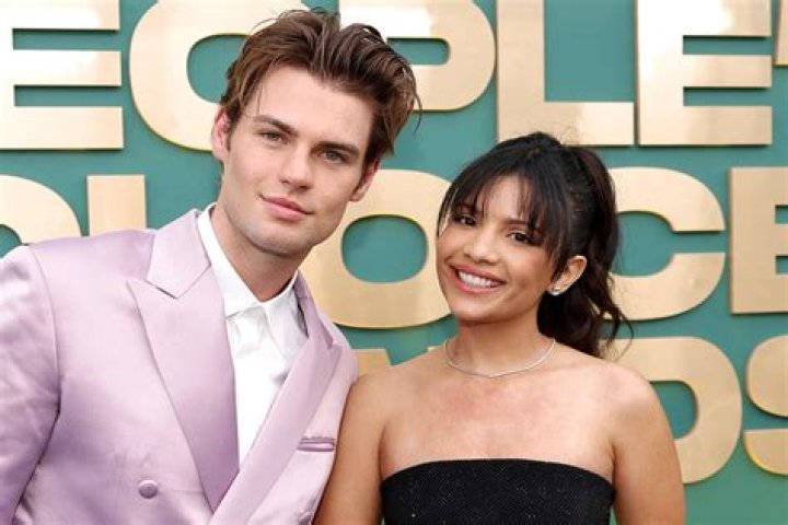 Are Noah Lalonde And Nikki Rodriguez A Couple?