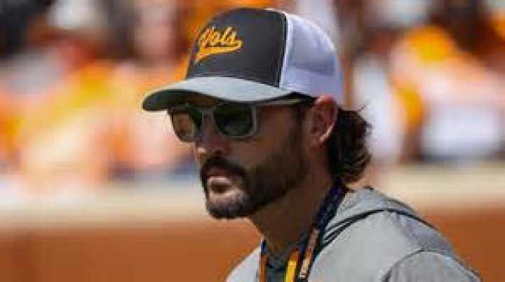 Know The Height Of Baseball Coach: Tony Vitello