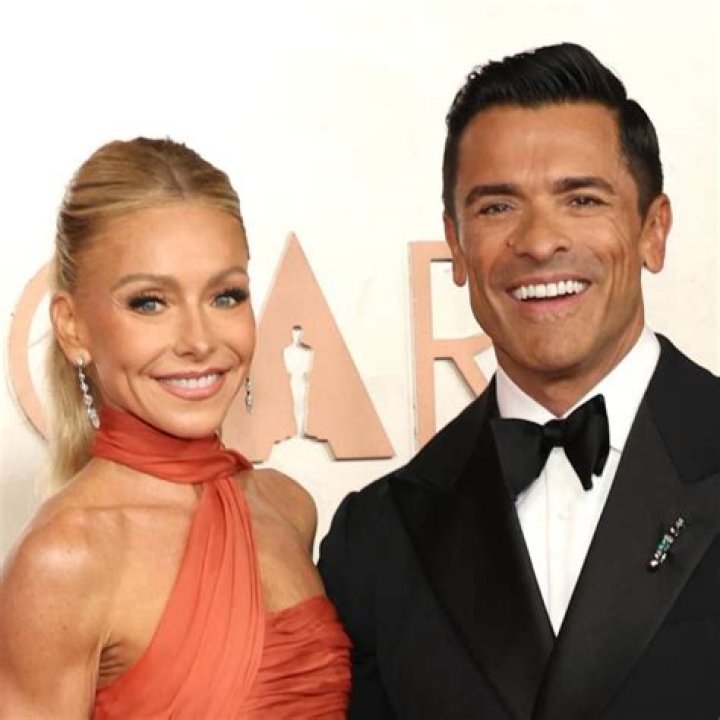 Lola Consuelos English Boyfriend