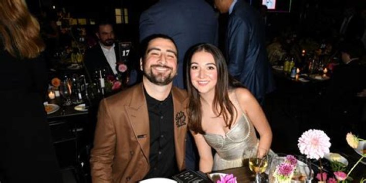 Noah Kahan's Girlfriend: Meet The Woman In The Singer's Life