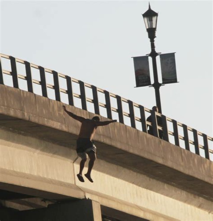 Raven K Jackson Jumps Off Bridge