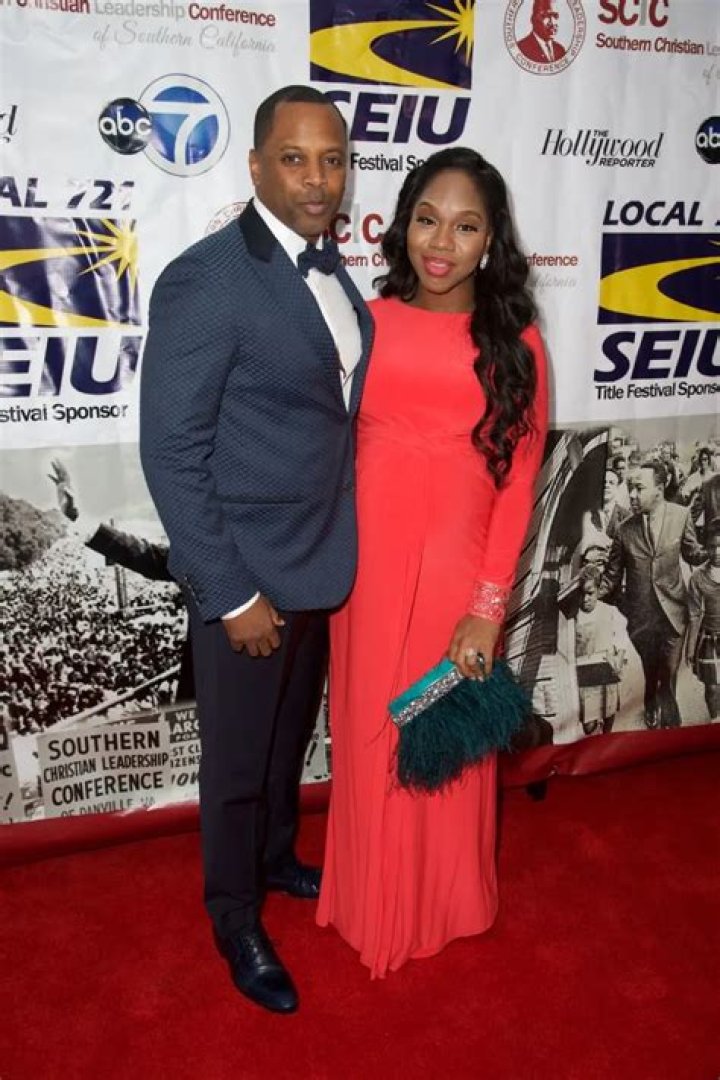 Sarah Jakes Roberts' Husband's Age: A Look Into Their Relationship