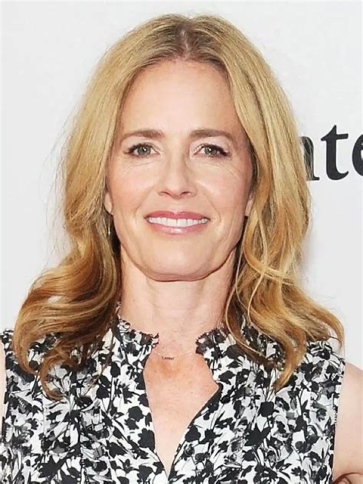 The Enchanting Elisabeth Shue: A Hollywood Icon