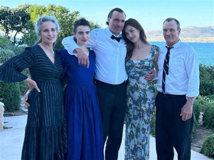 The Love Life Of Andie MacDowell: Exploring Her Relationships