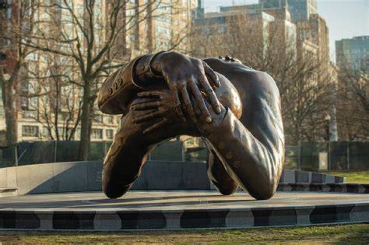 Ultimate Guide: Unveiling Melanie King's Stature